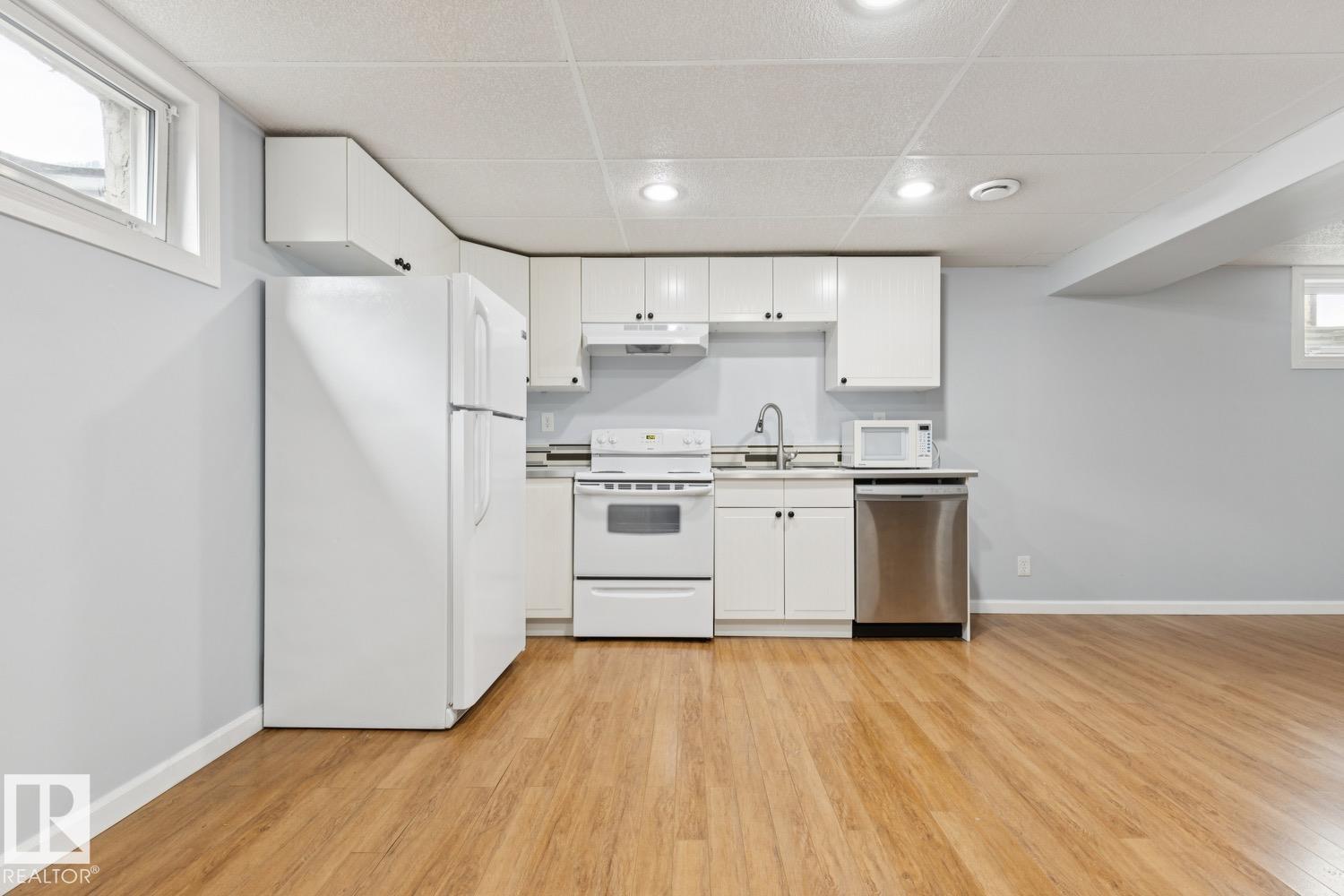 8803 25A AV NW — photo 30