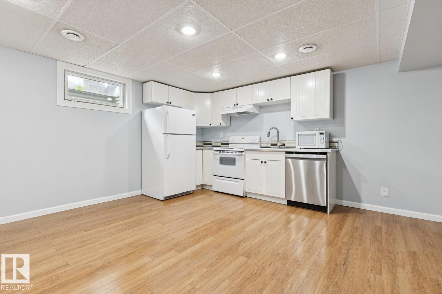 8803 25A AV NW — photo 31