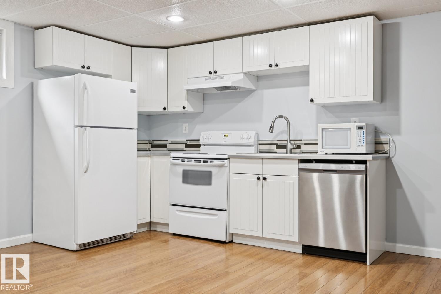 8803 25A AV NW — photo 32