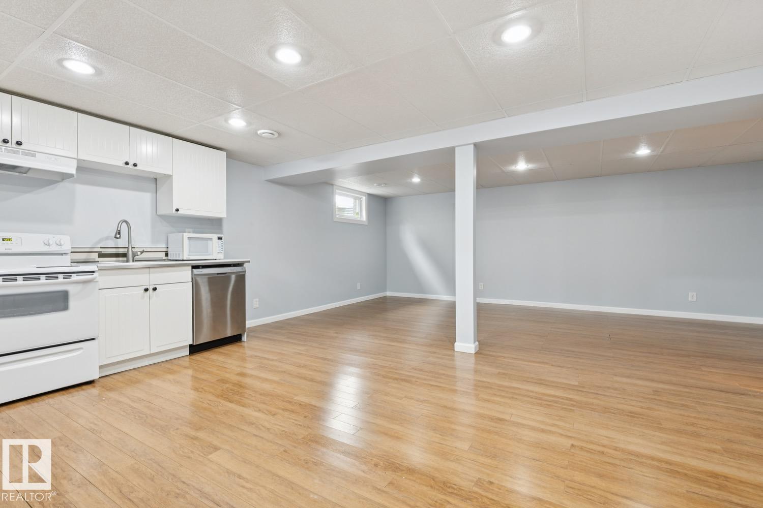 8803 25A AV NW — photo 33