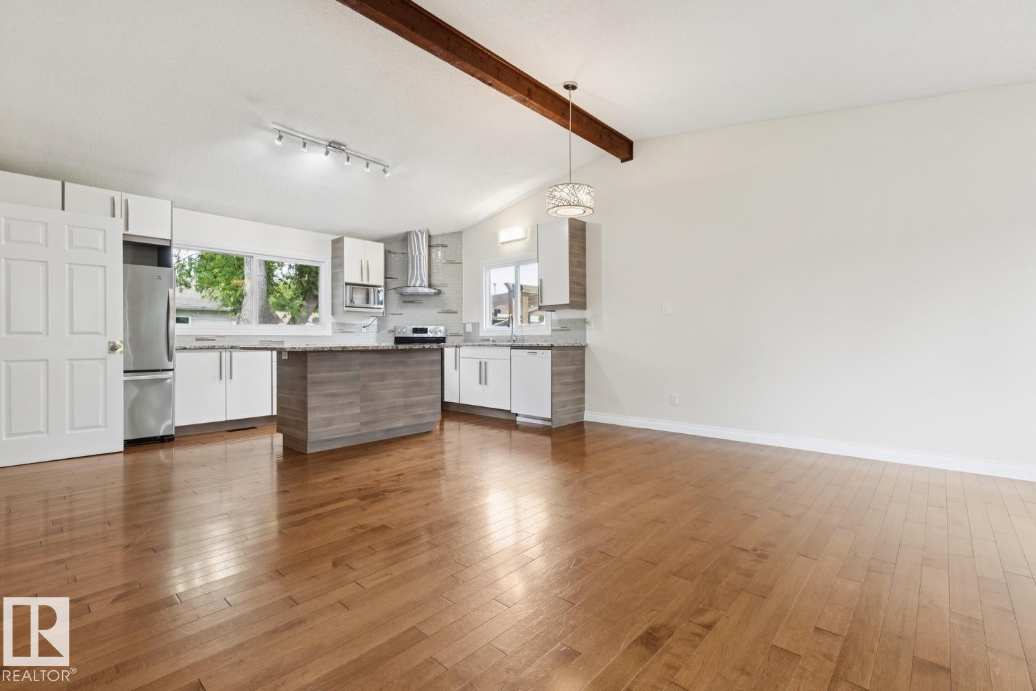 8803 25A AV NW - photo 4