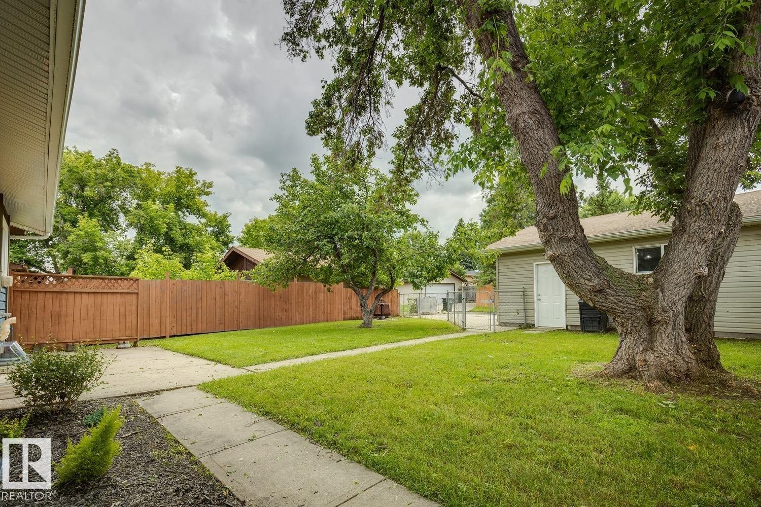 8803 25A AV NW — photo 41
