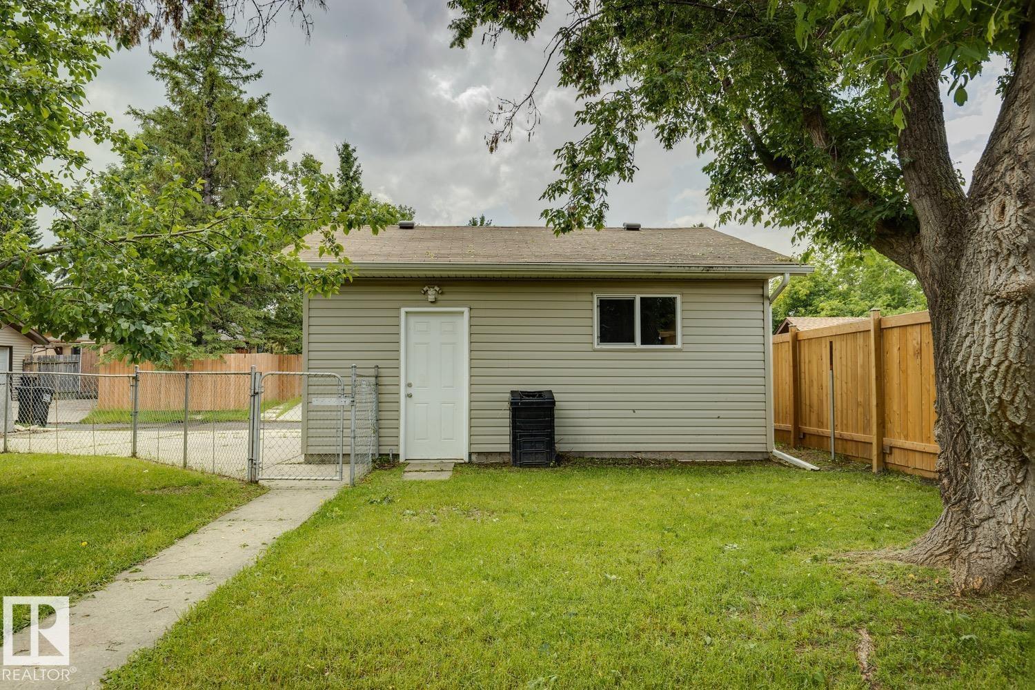 8803 25A AV NW — photo 42