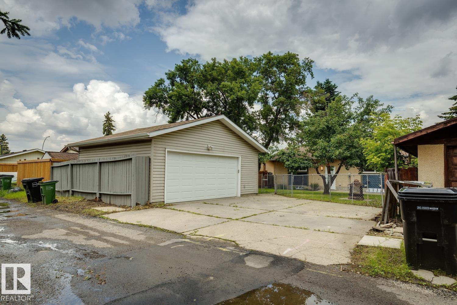 8803 25A AV NW — photo 46