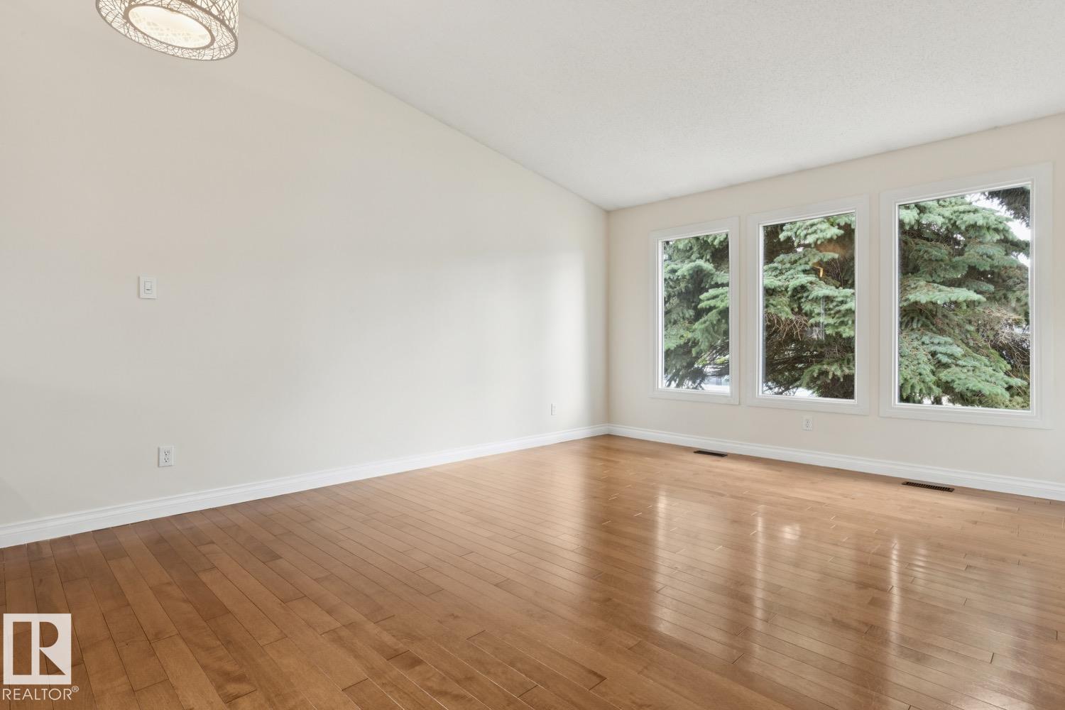 8803 25A AV NW — photo 6