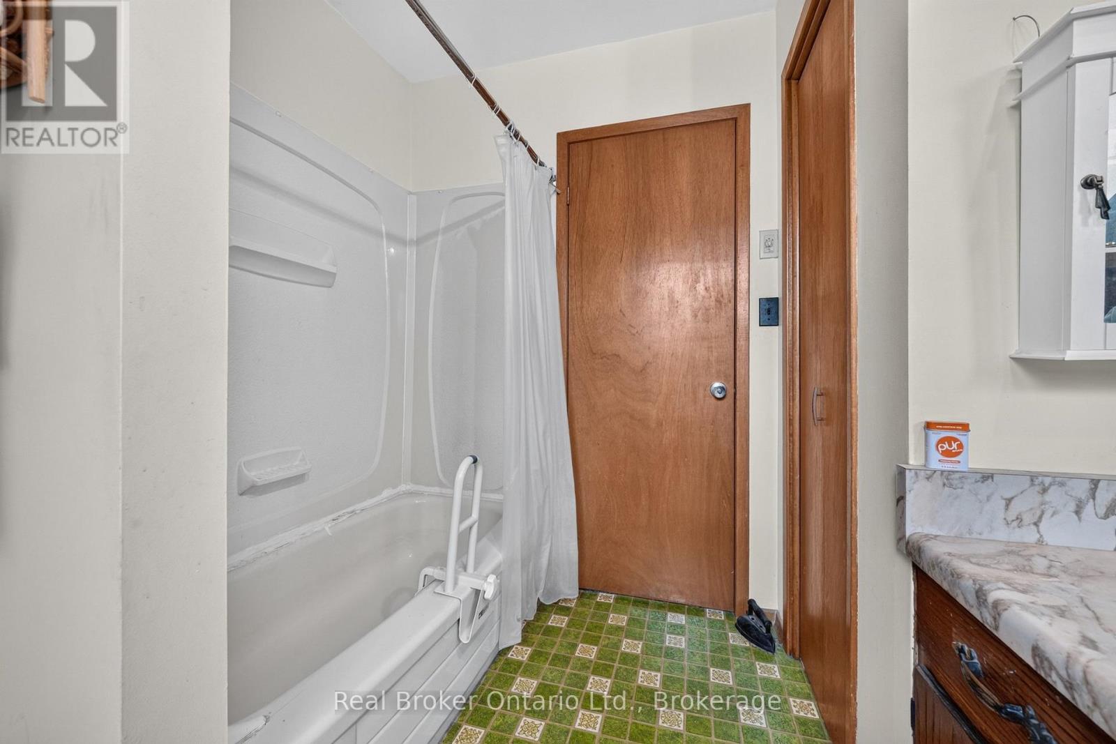 9033 ERIN GARAFRAXA TOWNLINE - 28