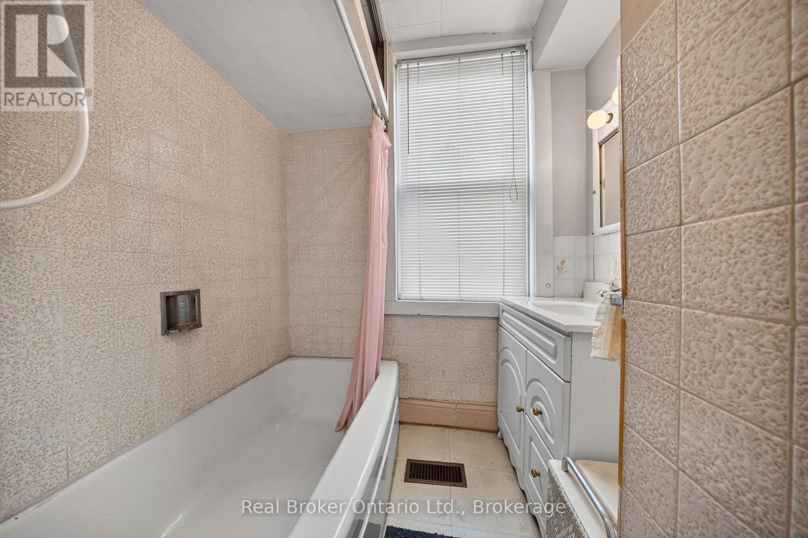 9033 ERIN GARAFRAXA TOWNLINE - 23