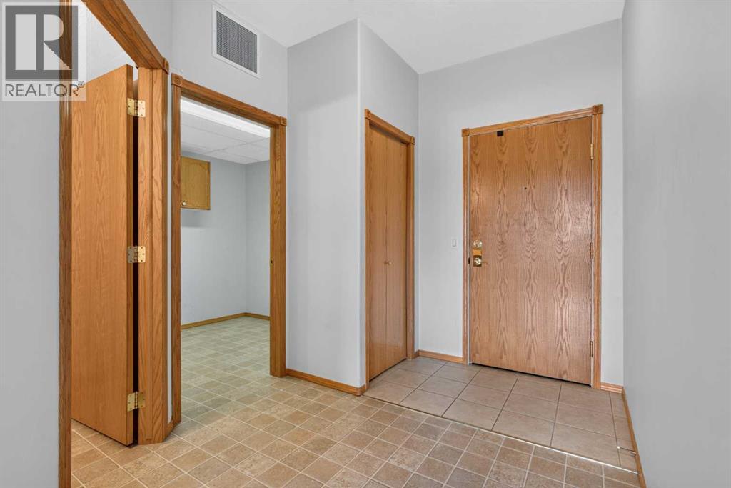 #325 728 Country Hills Road NW - 3