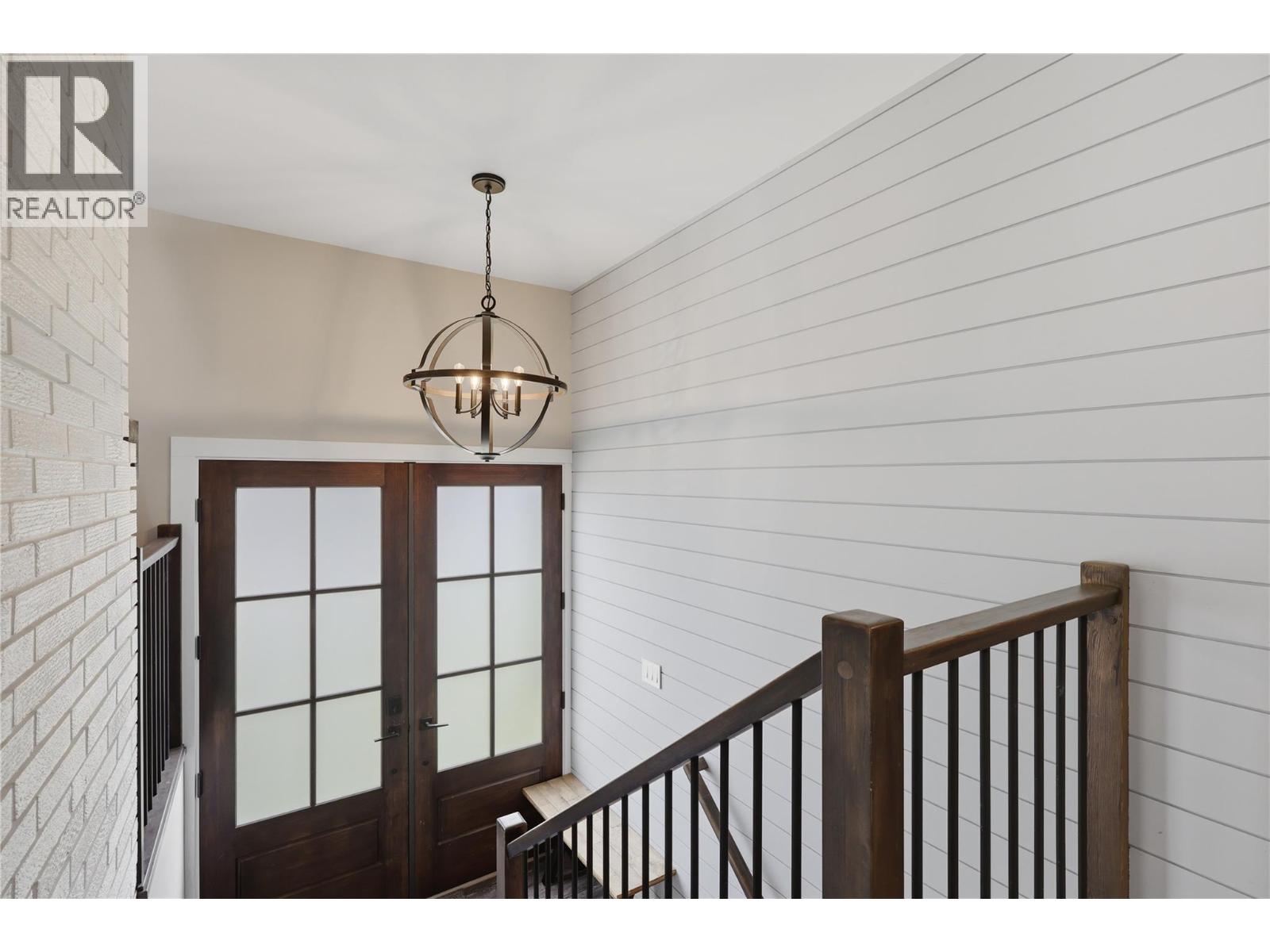 2330 ROSEWOOD Avenue - 5