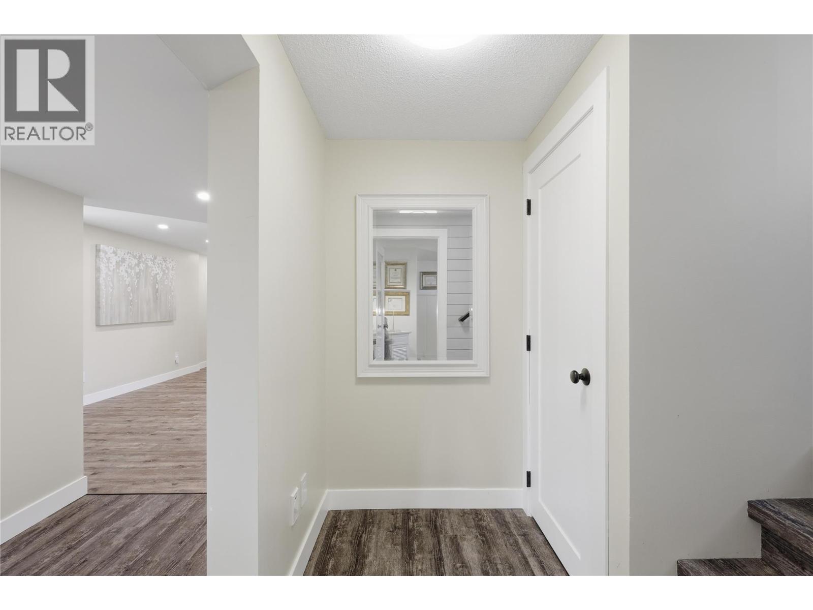 2330 ROSEWOOD Avenue - 51