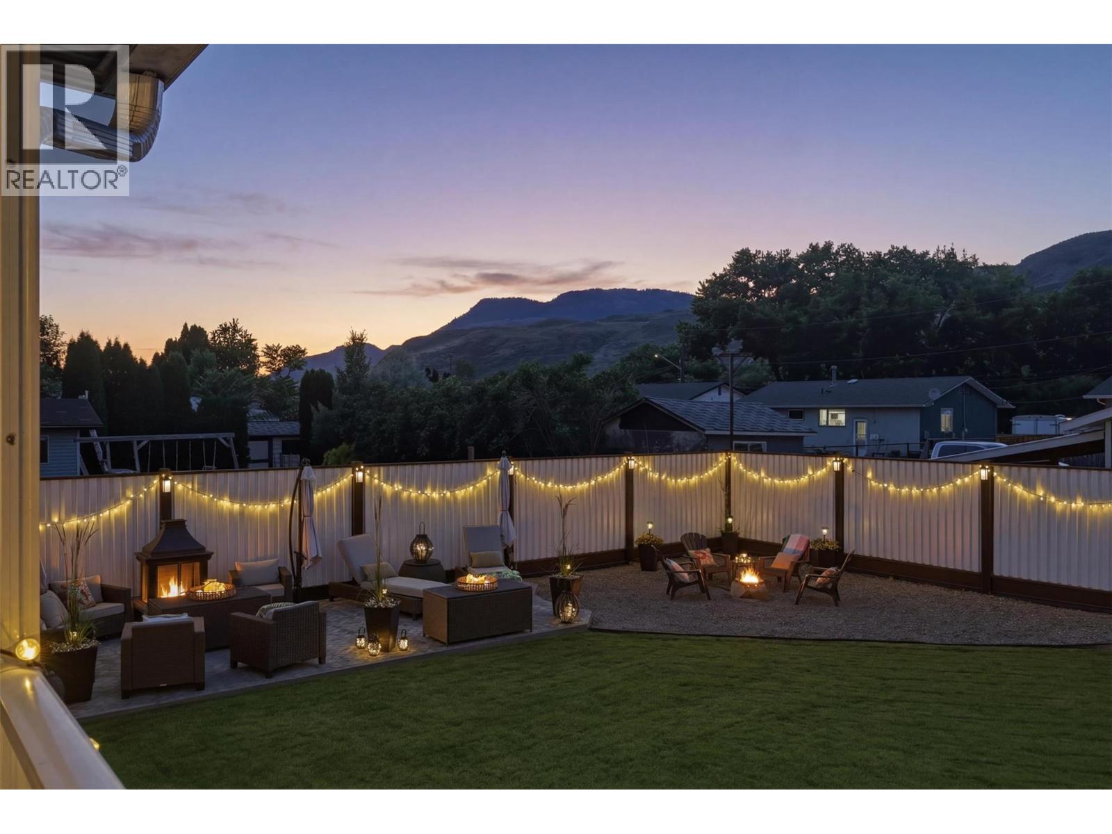 2330 ROSEWOOD Avenue - 22
