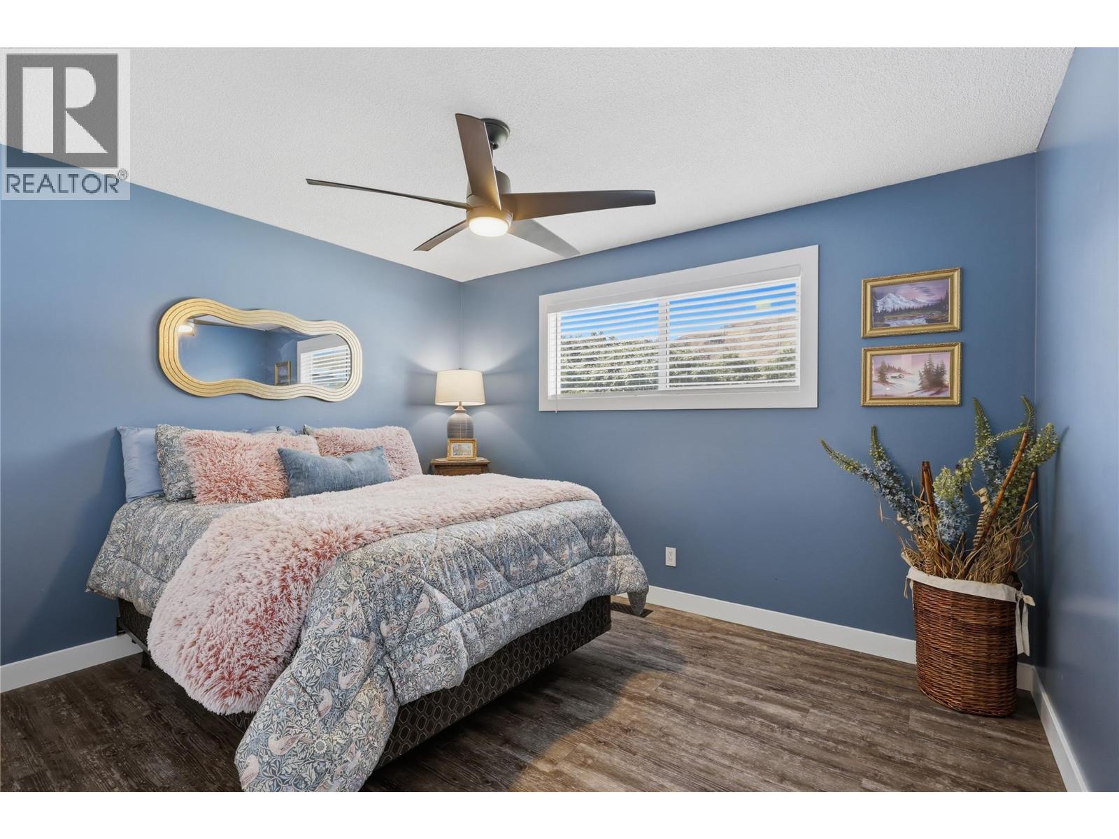 2330 ROSEWOOD Avenue - Image 39
