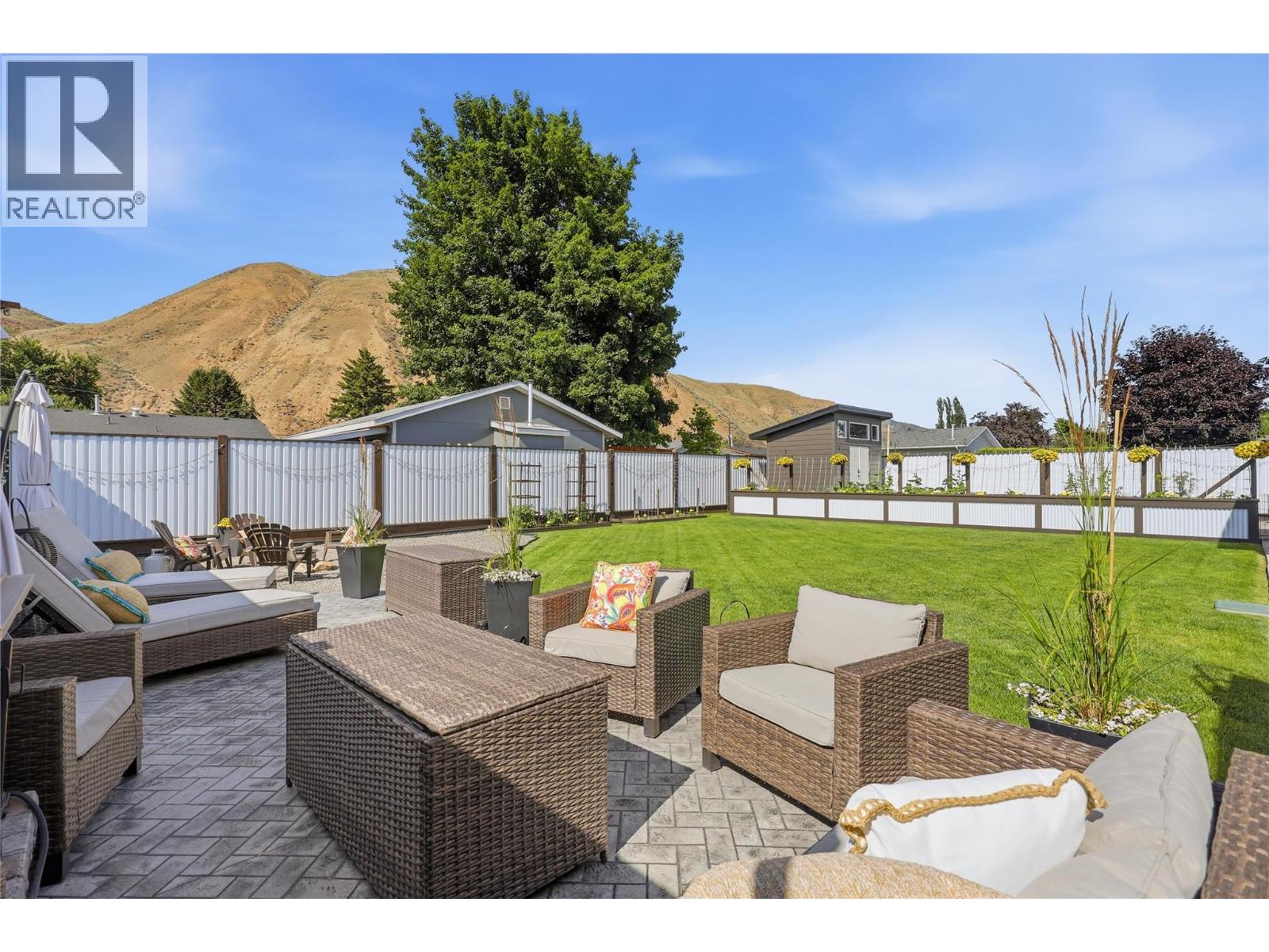 2330 ROSEWOOD Avenue - 29