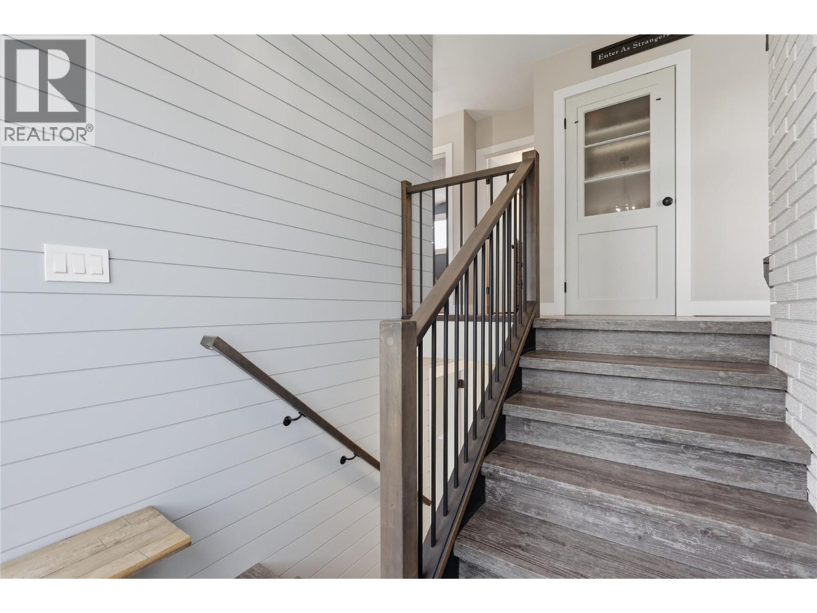 2330 ROSEWOOD Avenue - 41