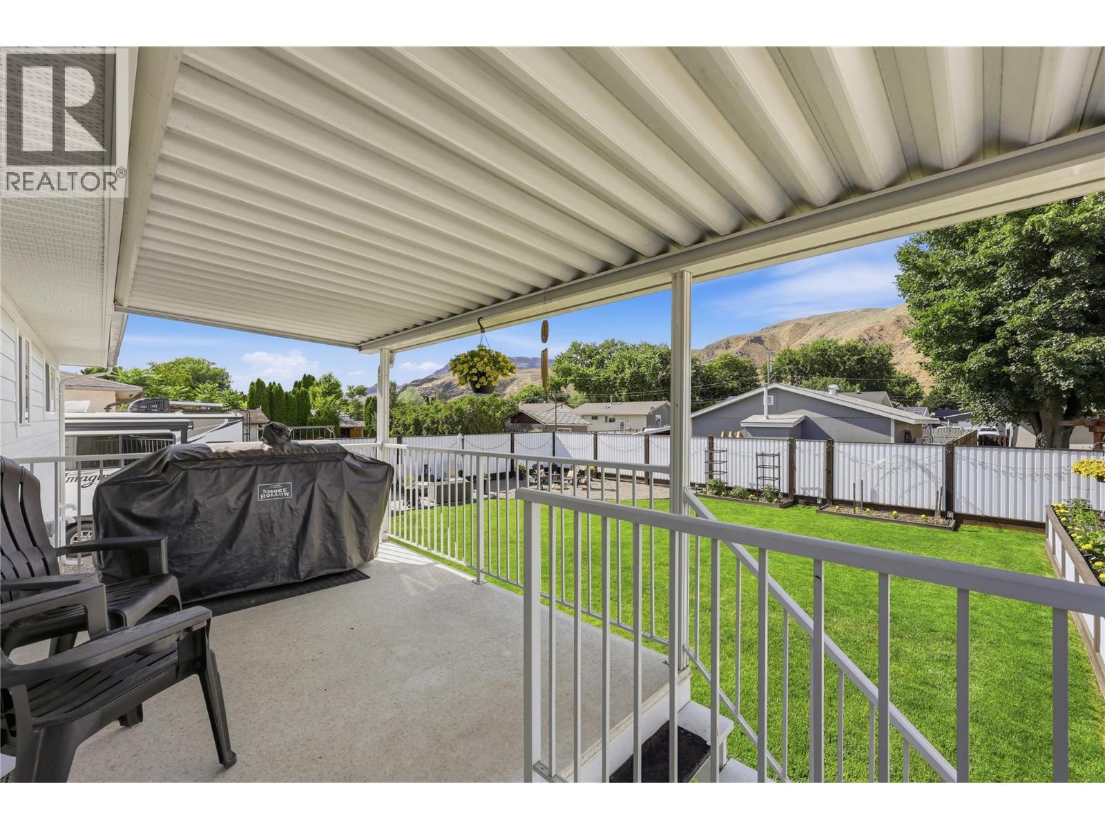 2330 ROSEWOOD Avenue - 21