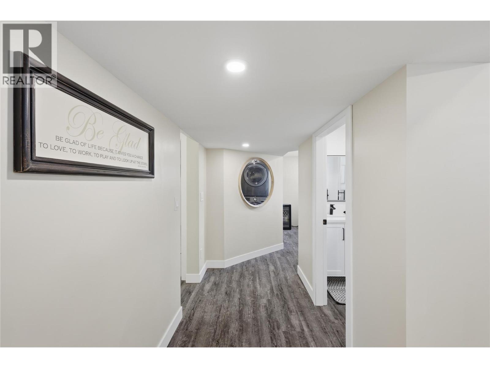 2330 ROSEWOOD Avenue - 49