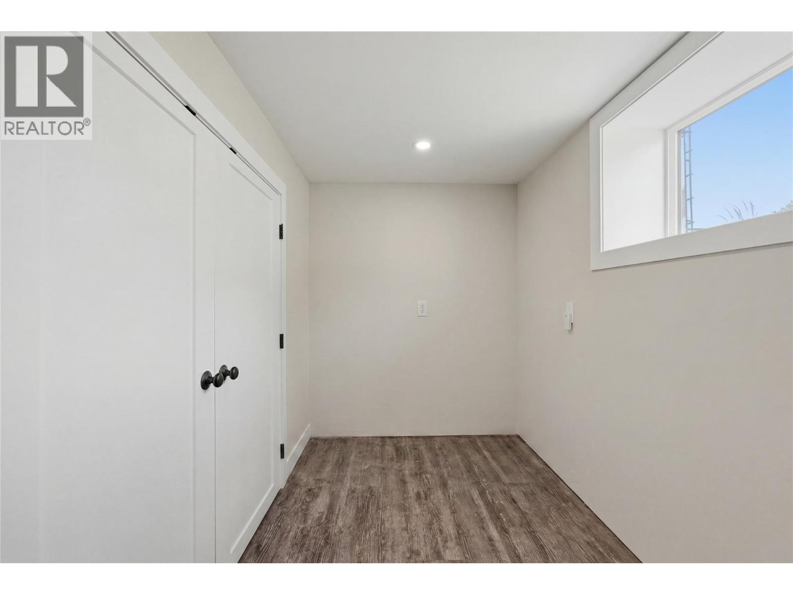2330 ROSEWOOD Avenue - 55