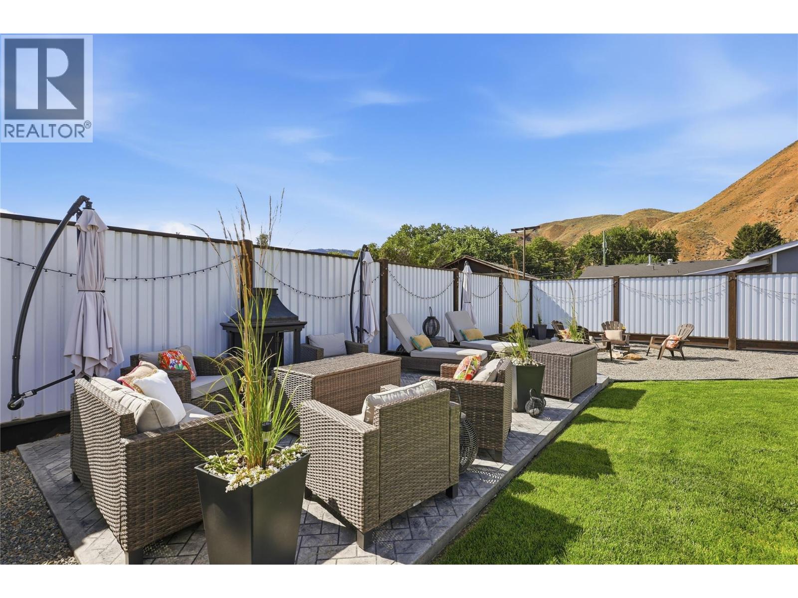 2330 ROSEWOOD Avenue - Image 27