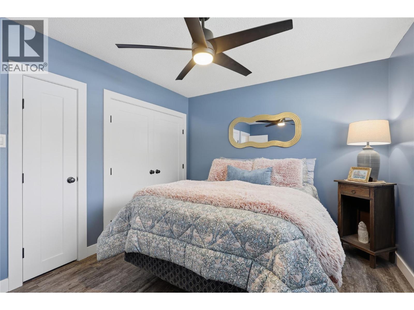 2330 ROSEWOOD Avenue - 40