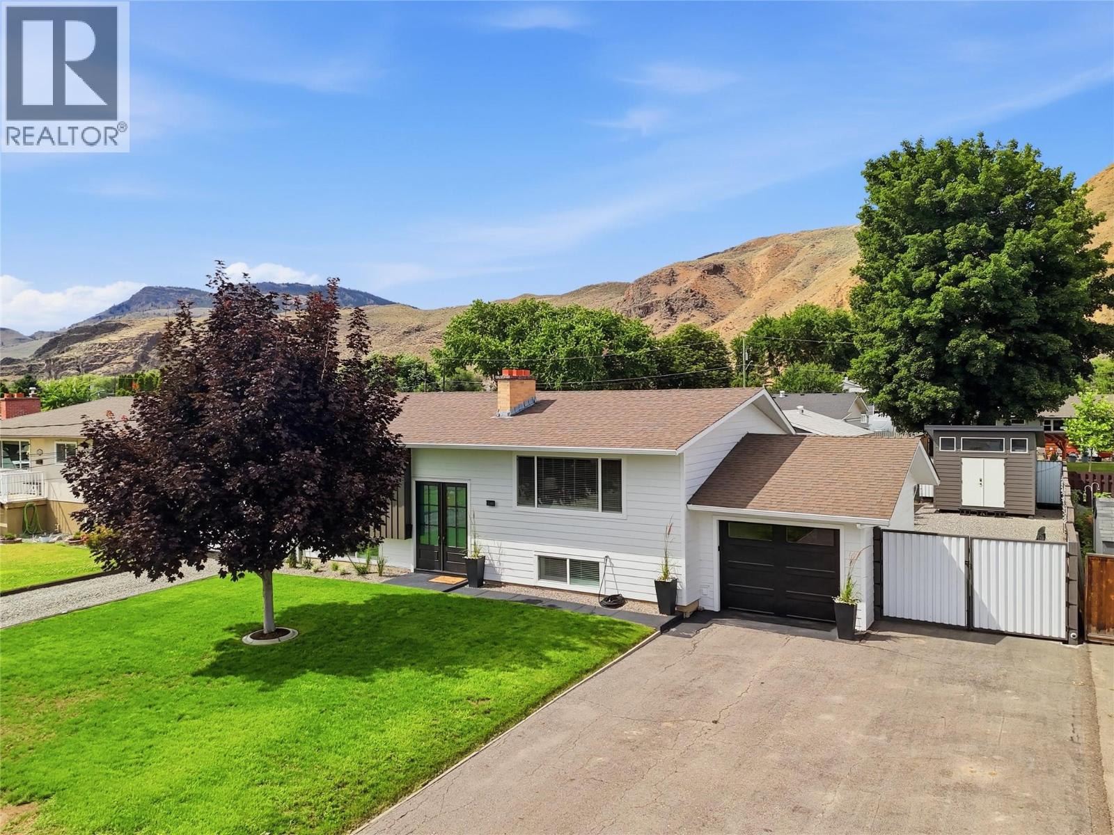 2330 ROSEWOOD Avenue - 1