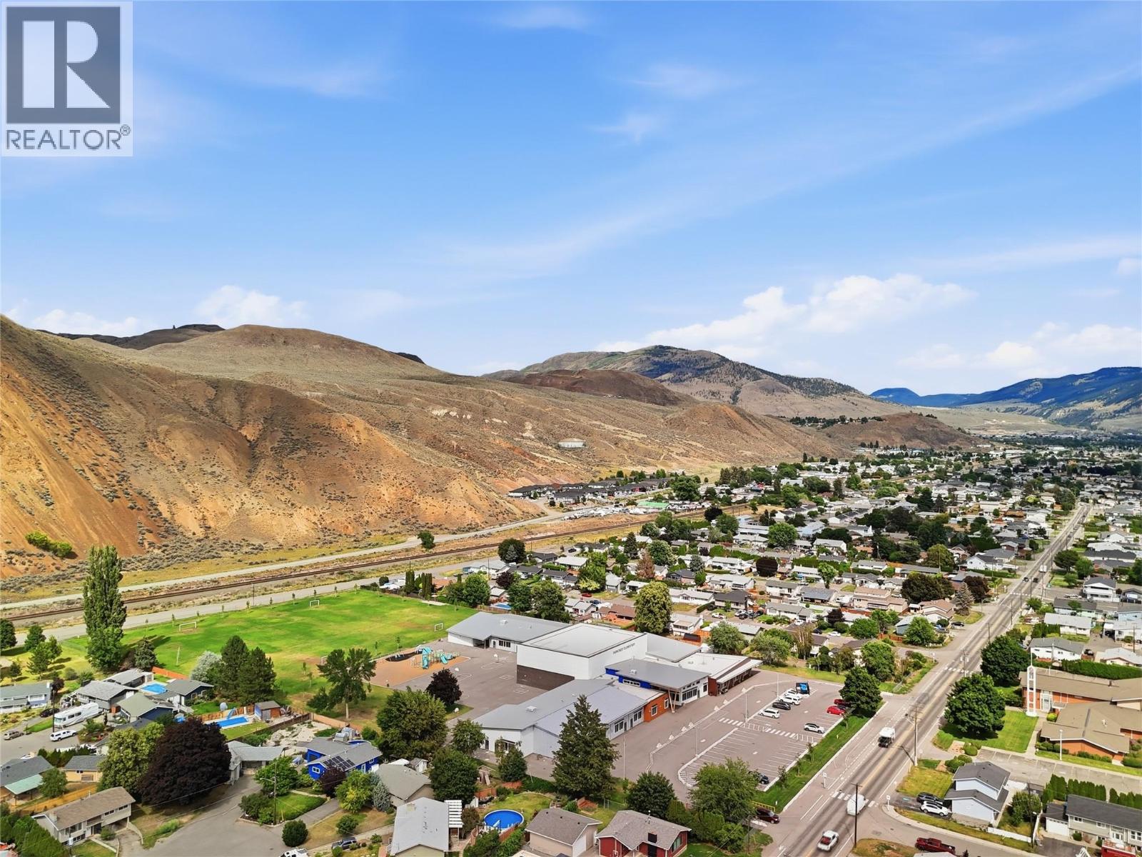 2330 ROSEWOOD Avenue - 61