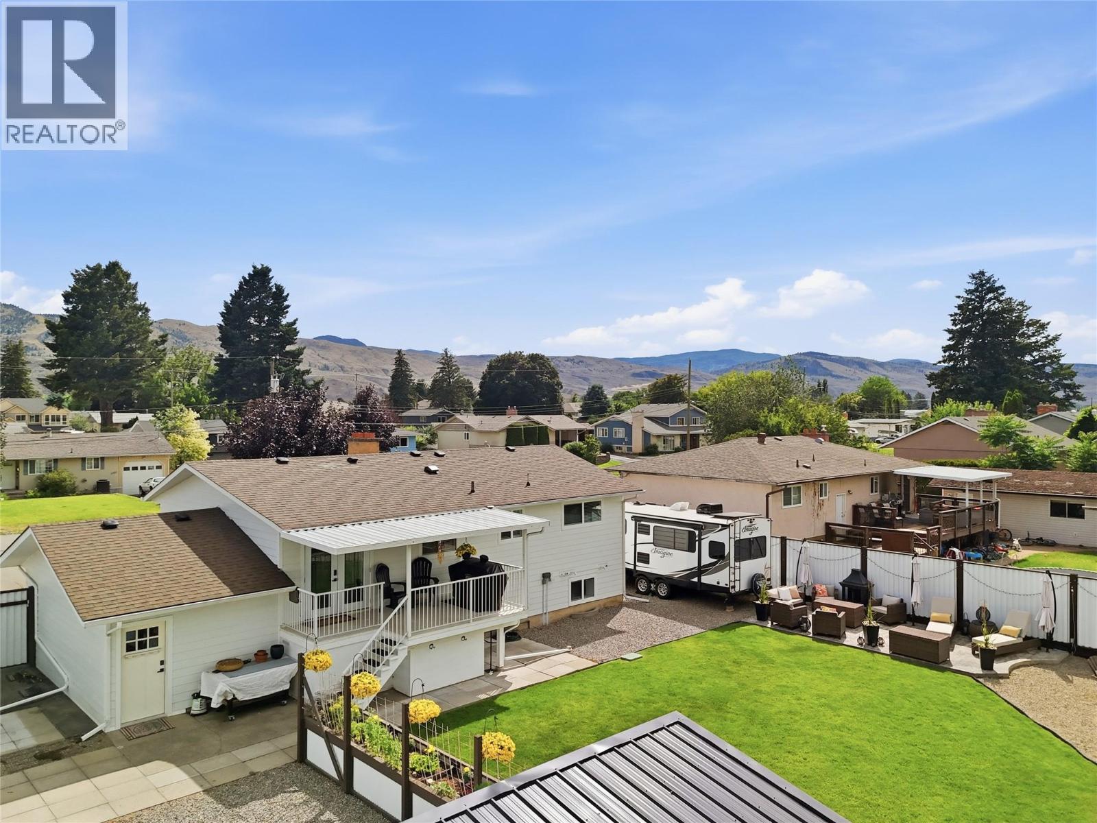 2330 ROSEWOOD Avenue - Image 60