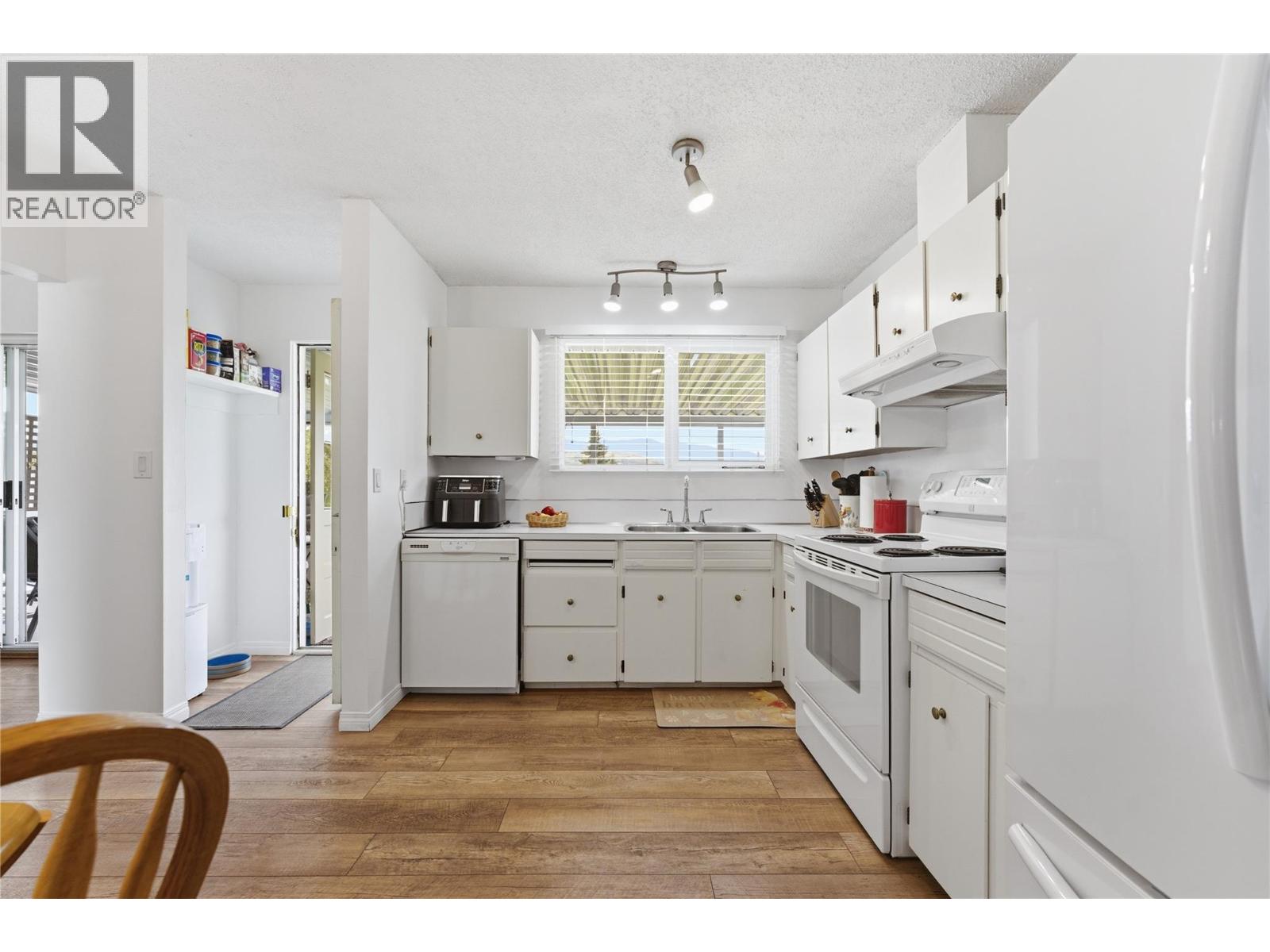 1404 30th Avenue - 11