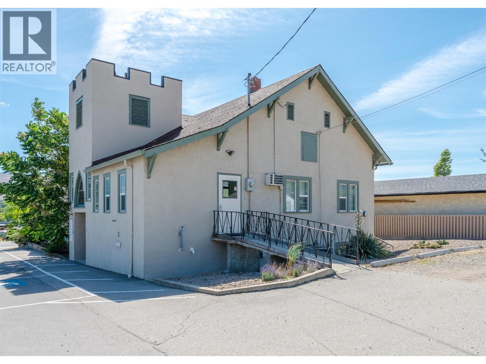  511 Church Avenue, Oliver