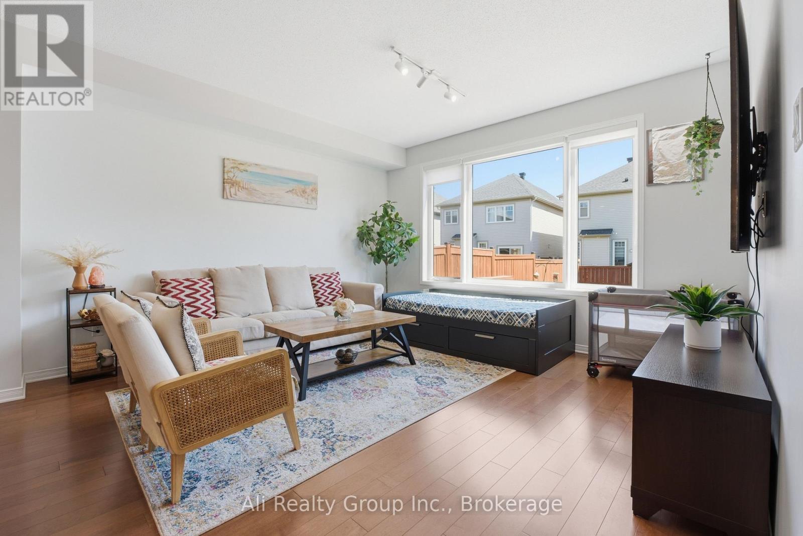 3 Bed, 3 Bath House for Sale in Ottawa – 330 NONIUS STREET, Ottawa – MLS# X13516348 - Image 9