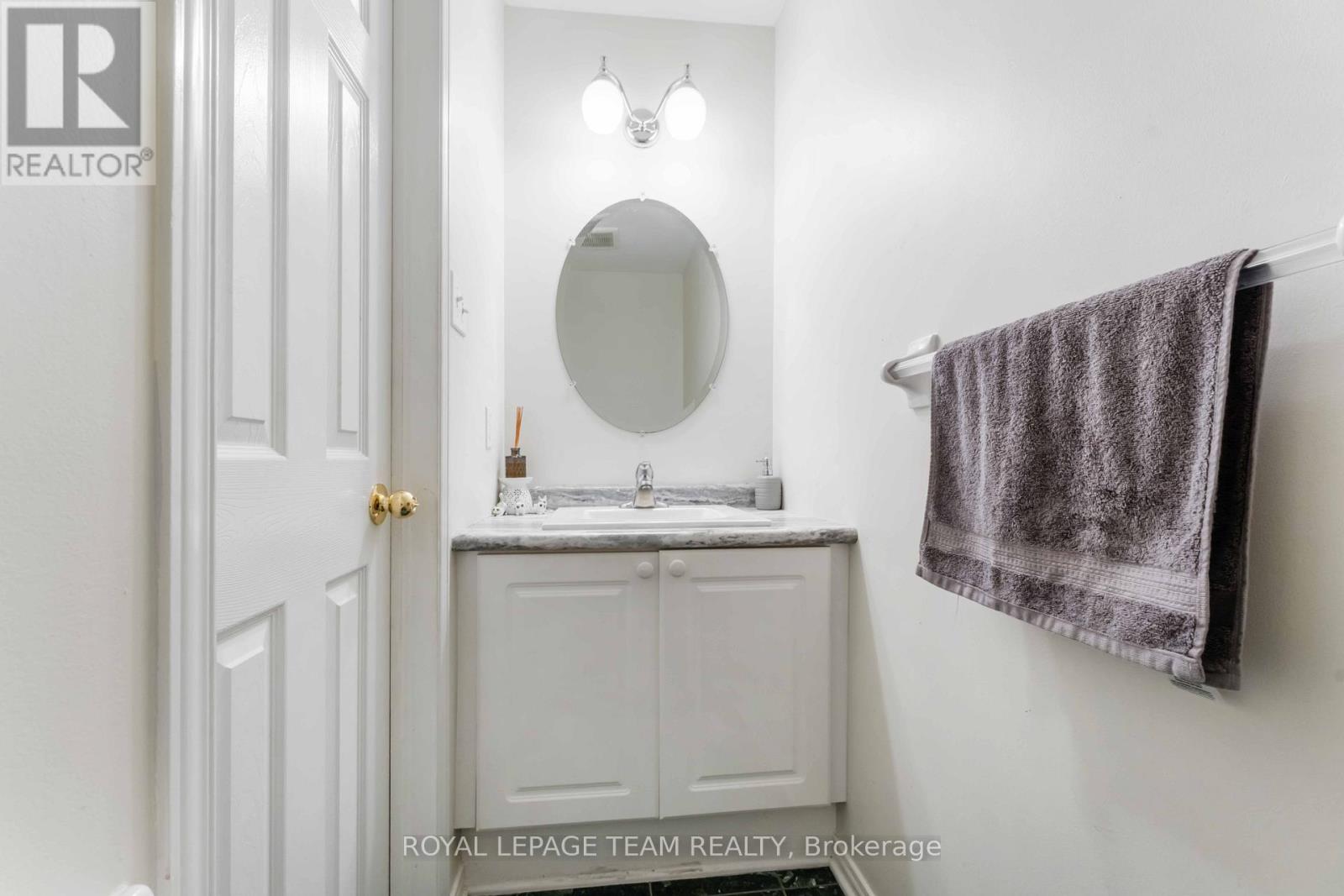 4 Bed, 3 Bath House for Rent in Ottawa – 16 COHEN AVENUE, Ottawa – MLS# X13516368 - Image 12