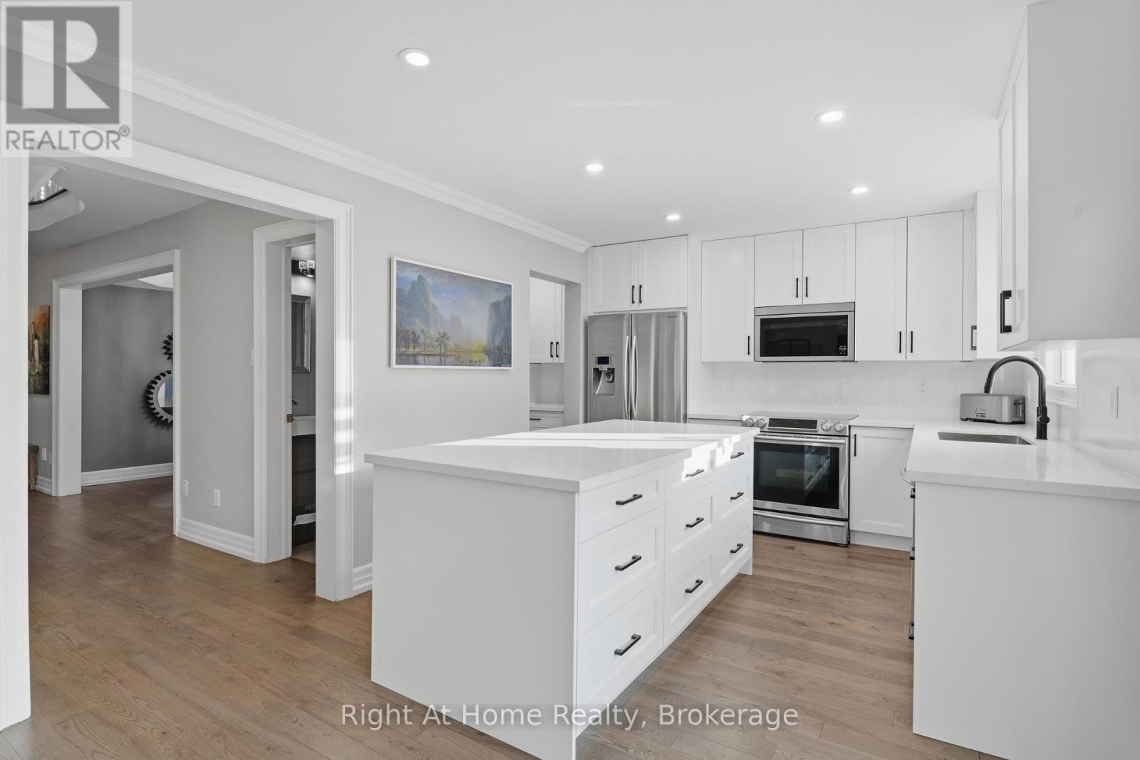 57 LAUCHLIN CRESCENT - Image 10