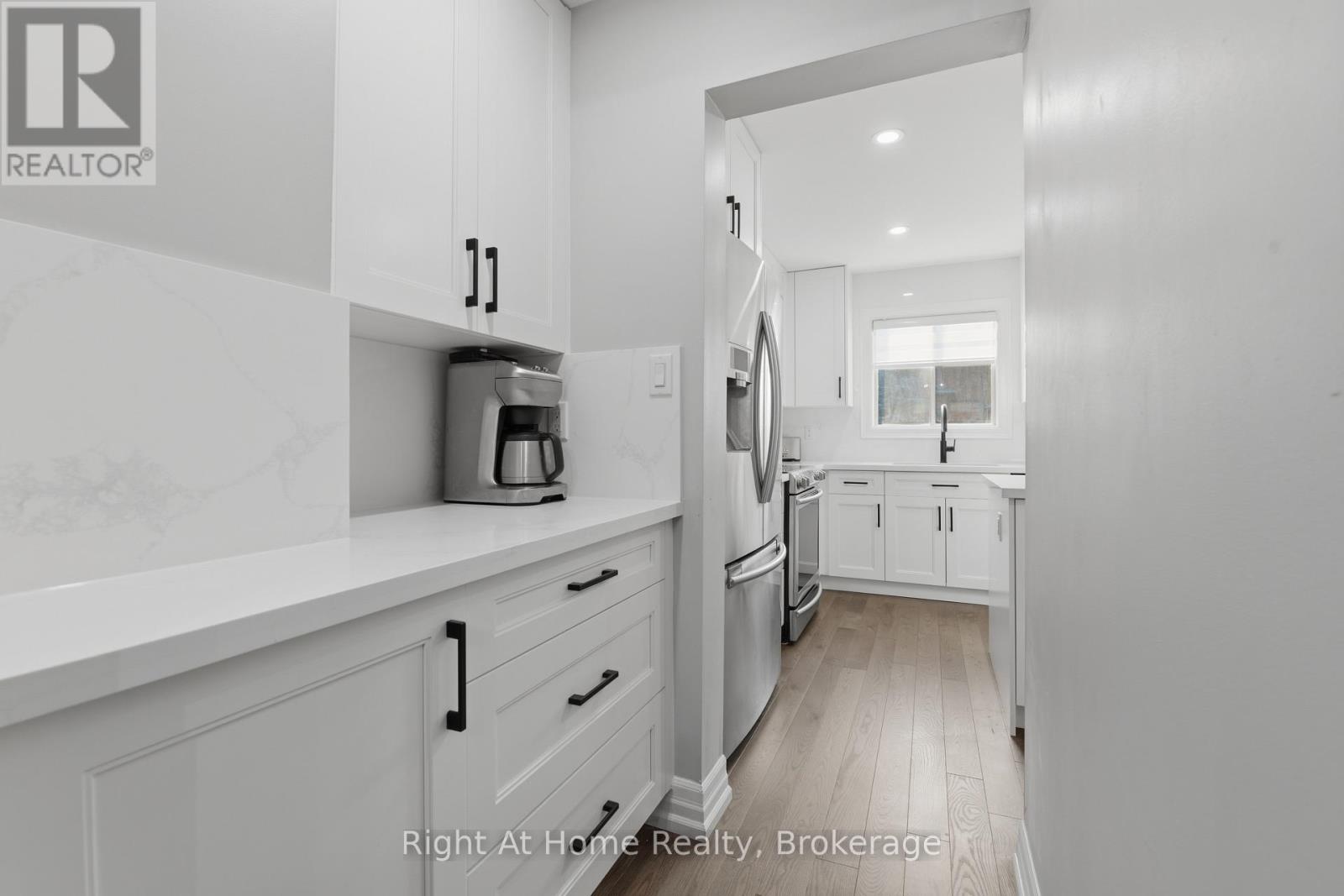 57 LAUCHLIN CRESCENT - Image 11