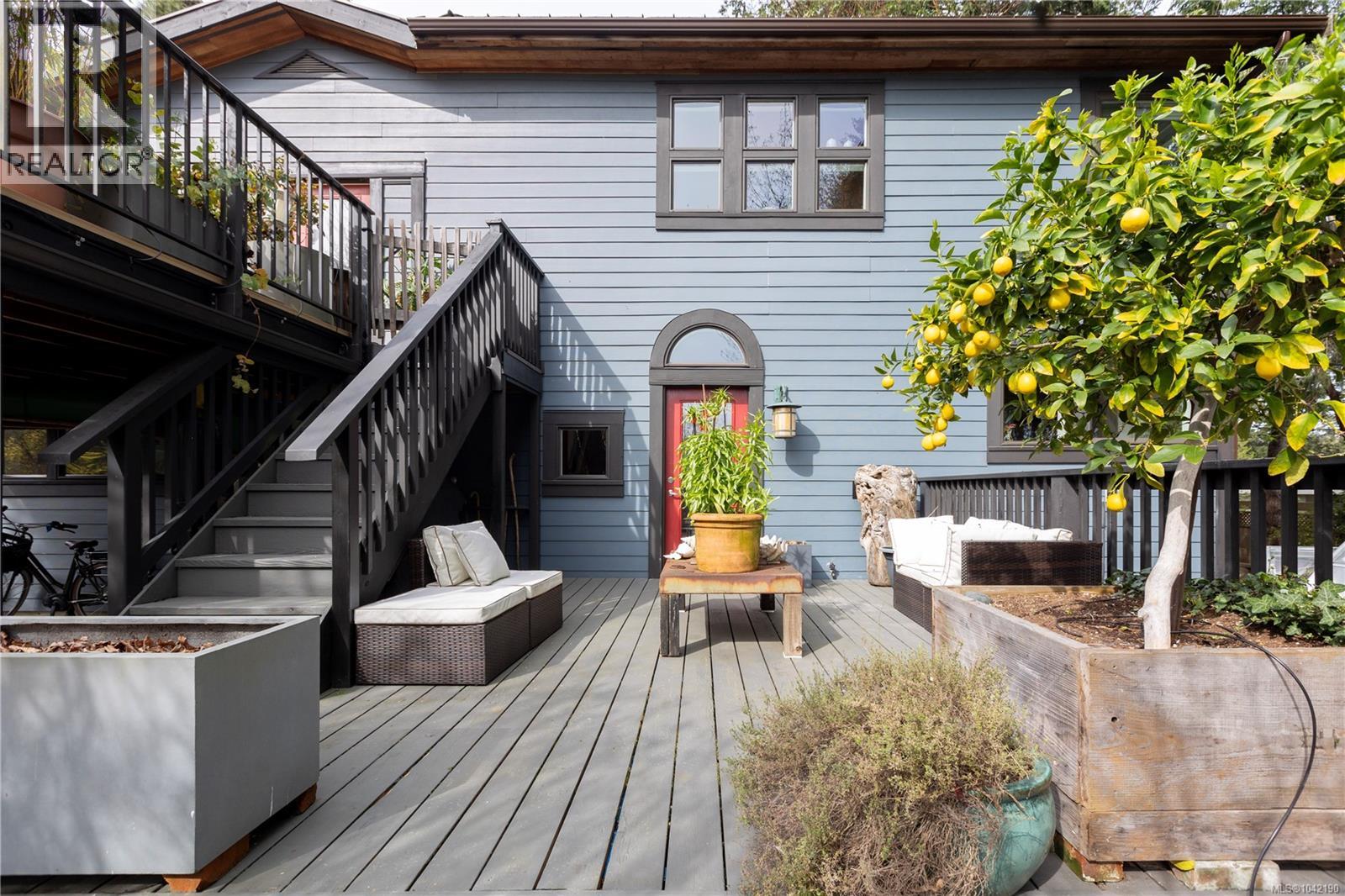 142 Park Dr - 1
