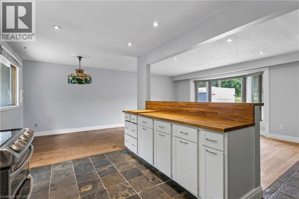 77A CREIGHTON Road - 12