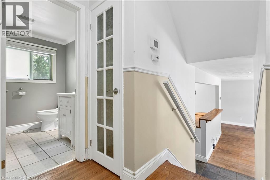 77A CREIGHTON Road - 14