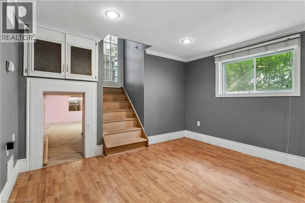77A CREIGHTON Road - 22