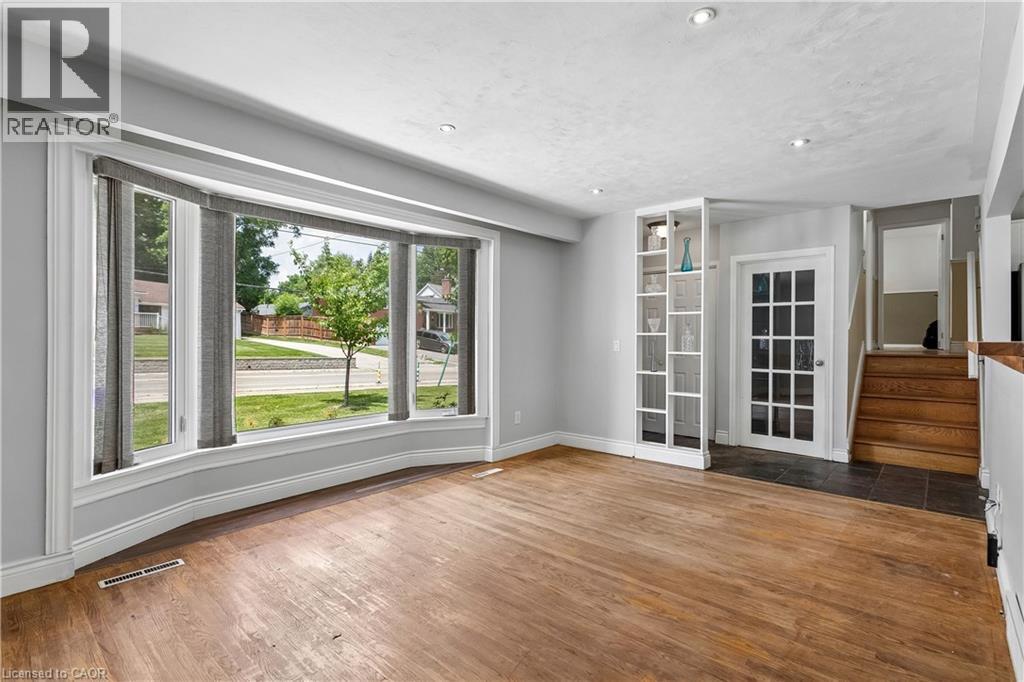 77A CREIGHTON Road - 7