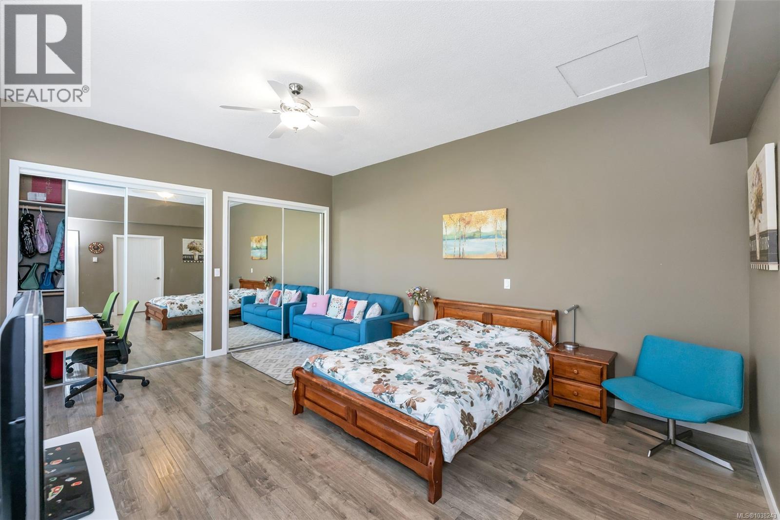 1171 Royal Oak Dr - 23