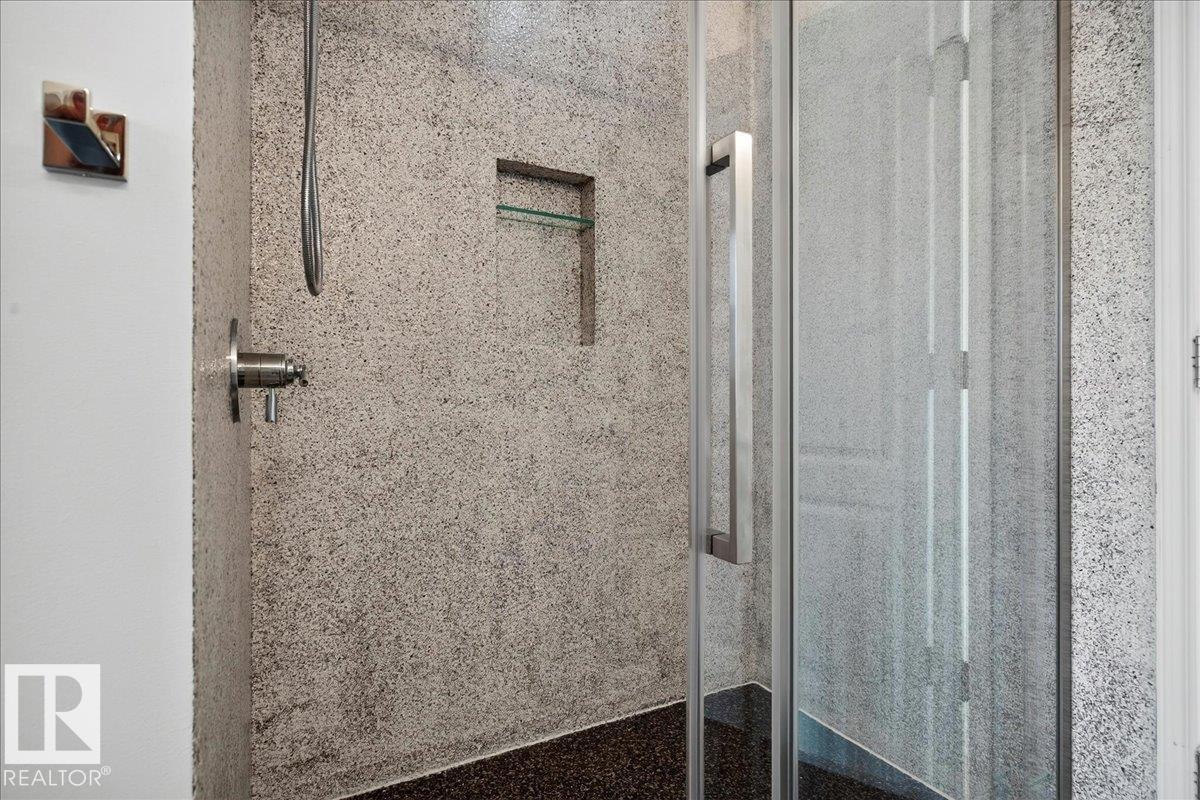 8508 218 ST NW - 40