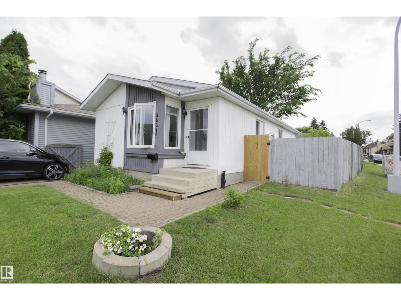 3531 46 ST NW - 1