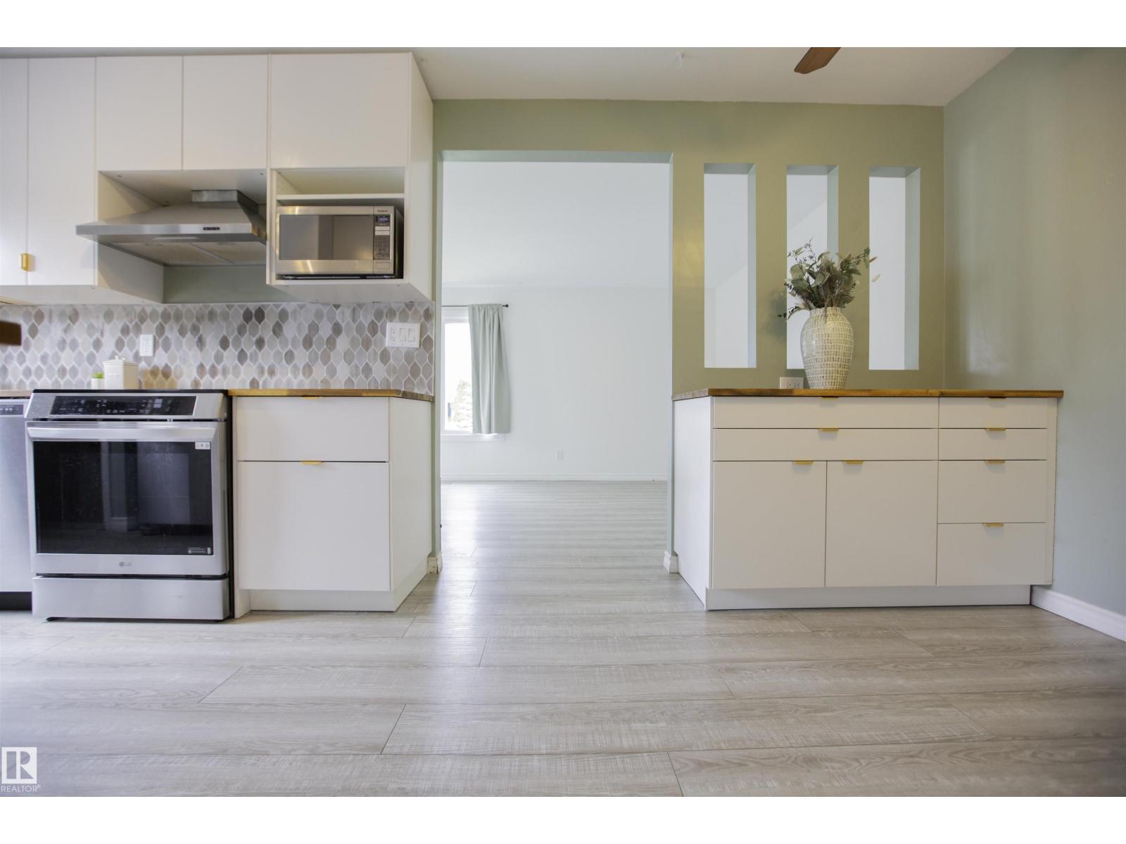 3531 46 ST NW - 10