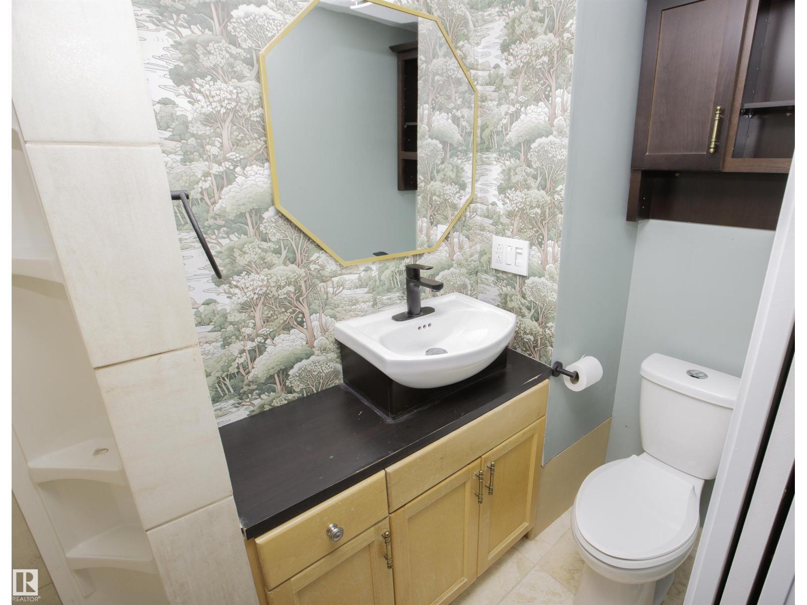 3531 46 ST NW - 24