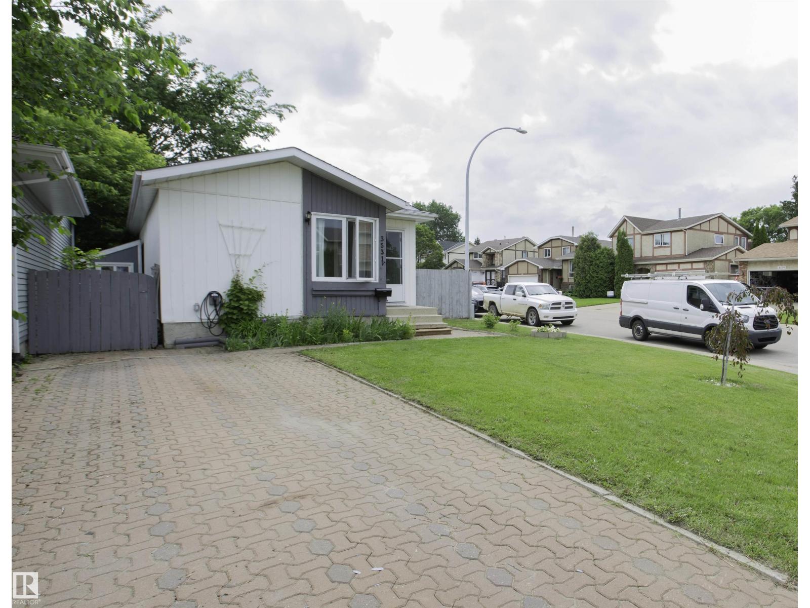 3531 46 ST NW - 36