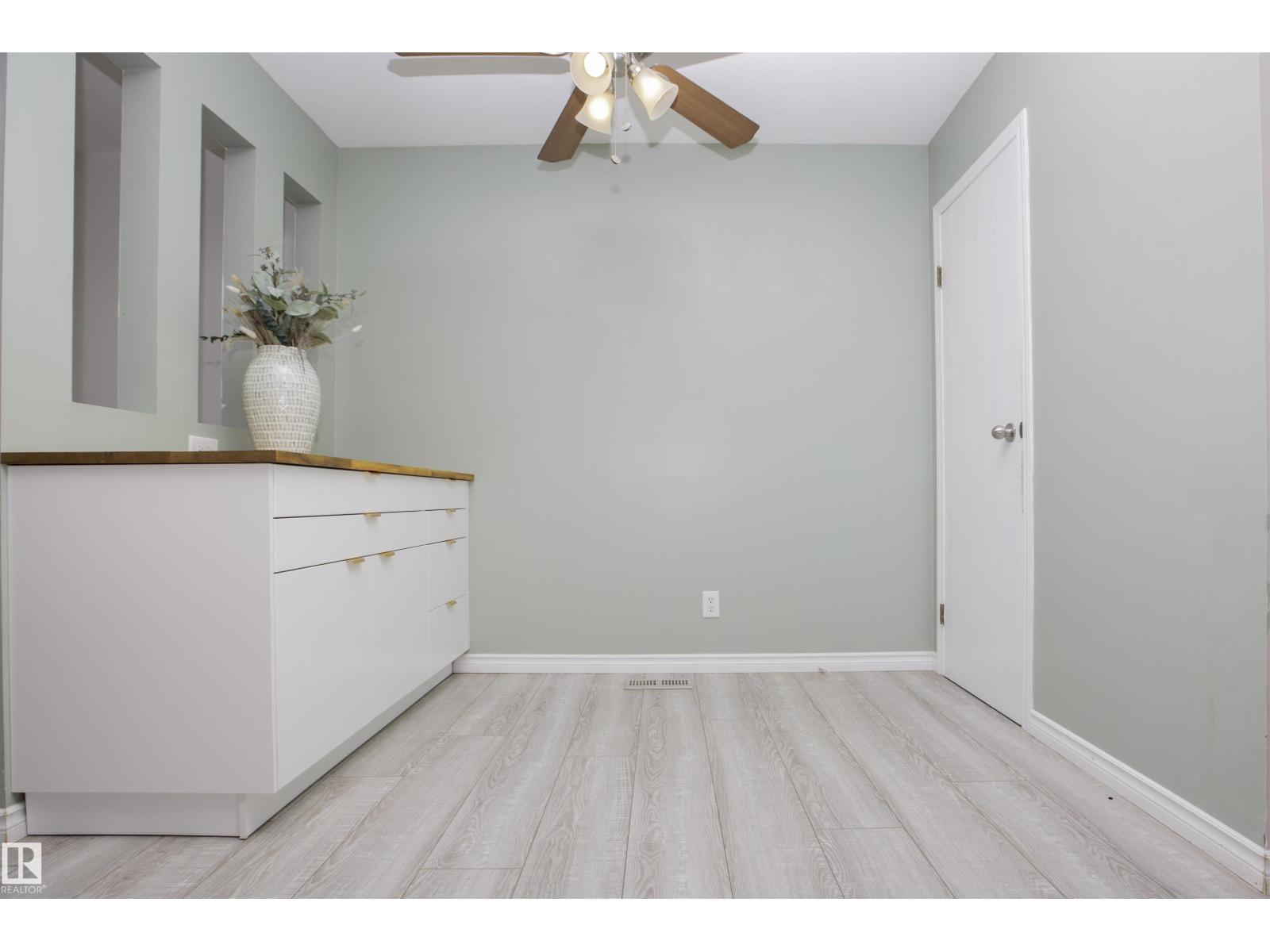3531 46 ST NW - 7