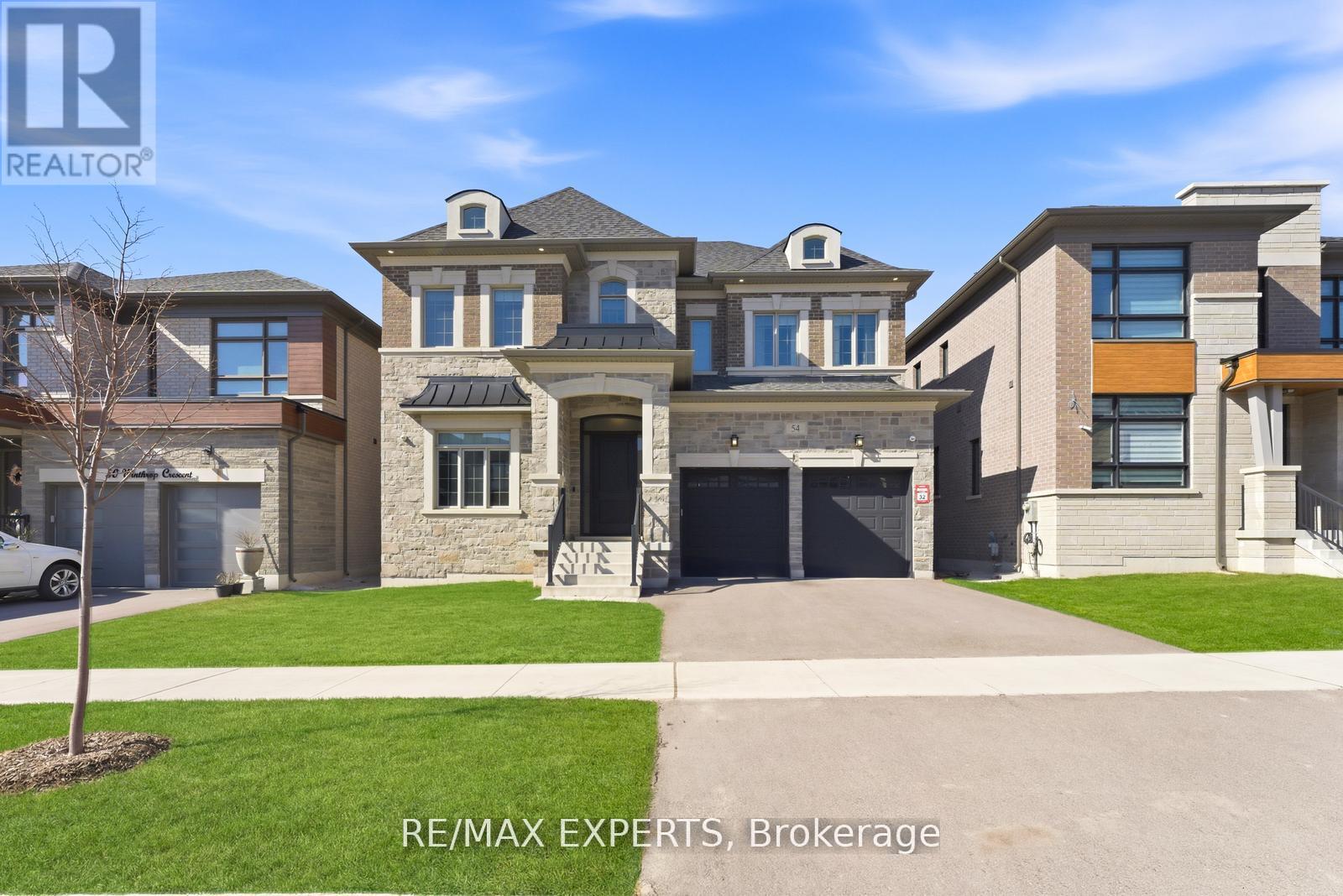 54 WINTHROP CRESCENT - 1