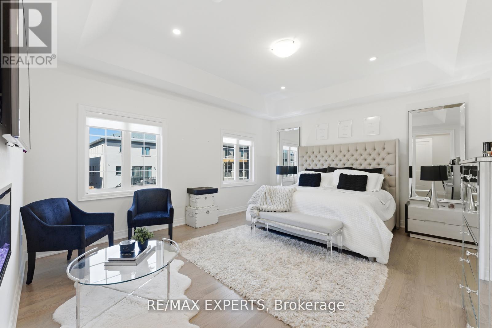 54 WINTHROP CRESCENT - 23