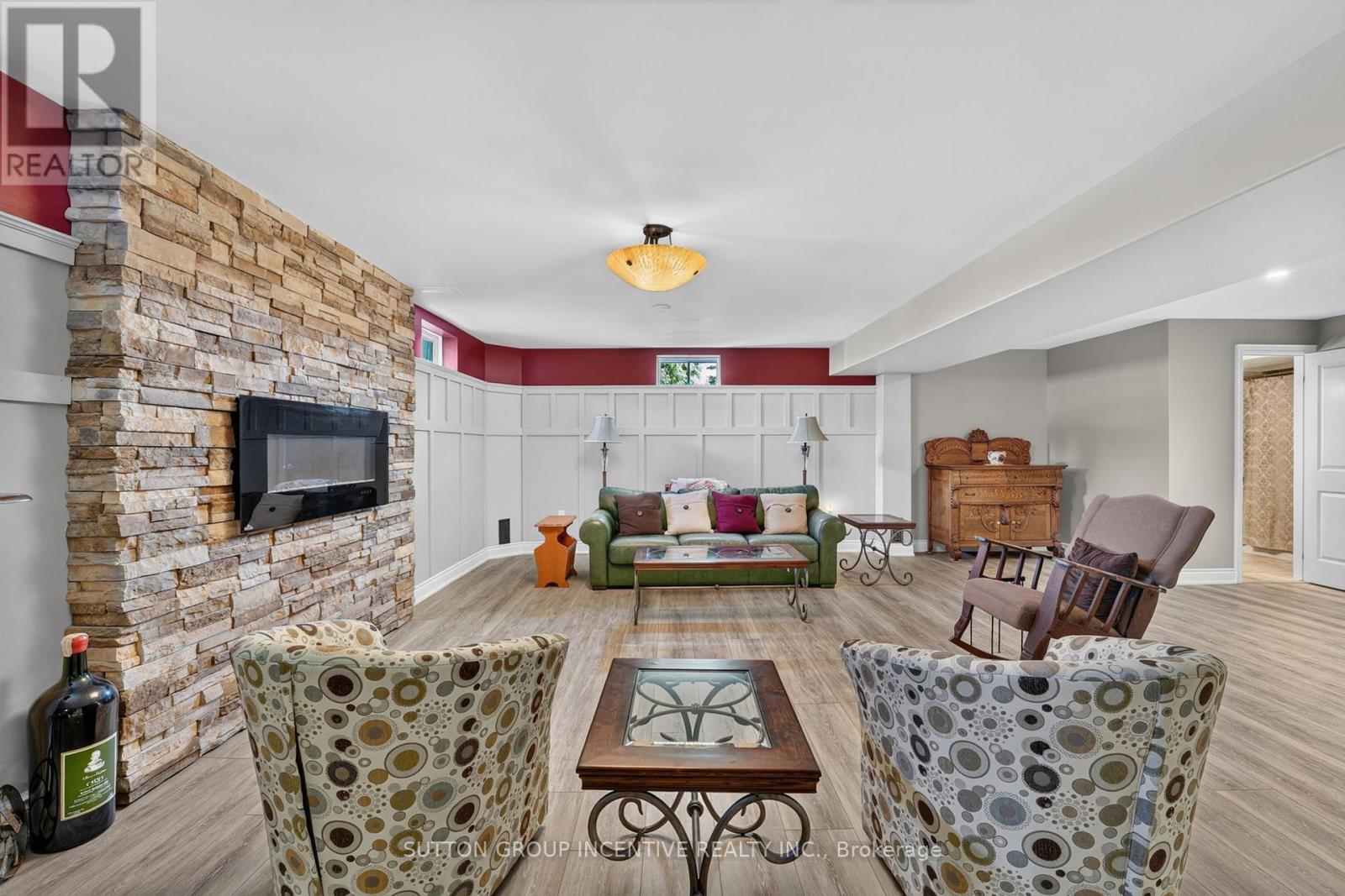 1 GALRICH COURT - 37