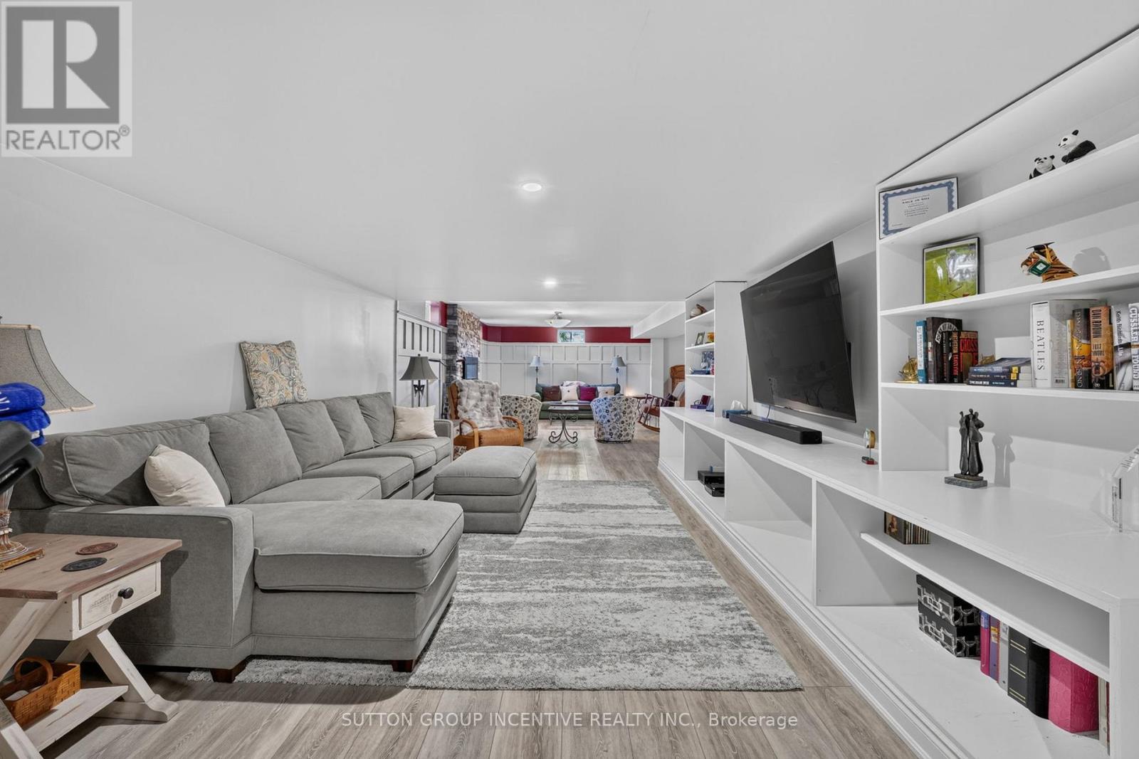 1 GALRICH COURT - 40