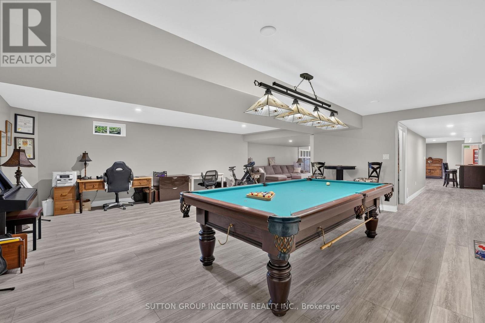1 GALRICH COURT - 44