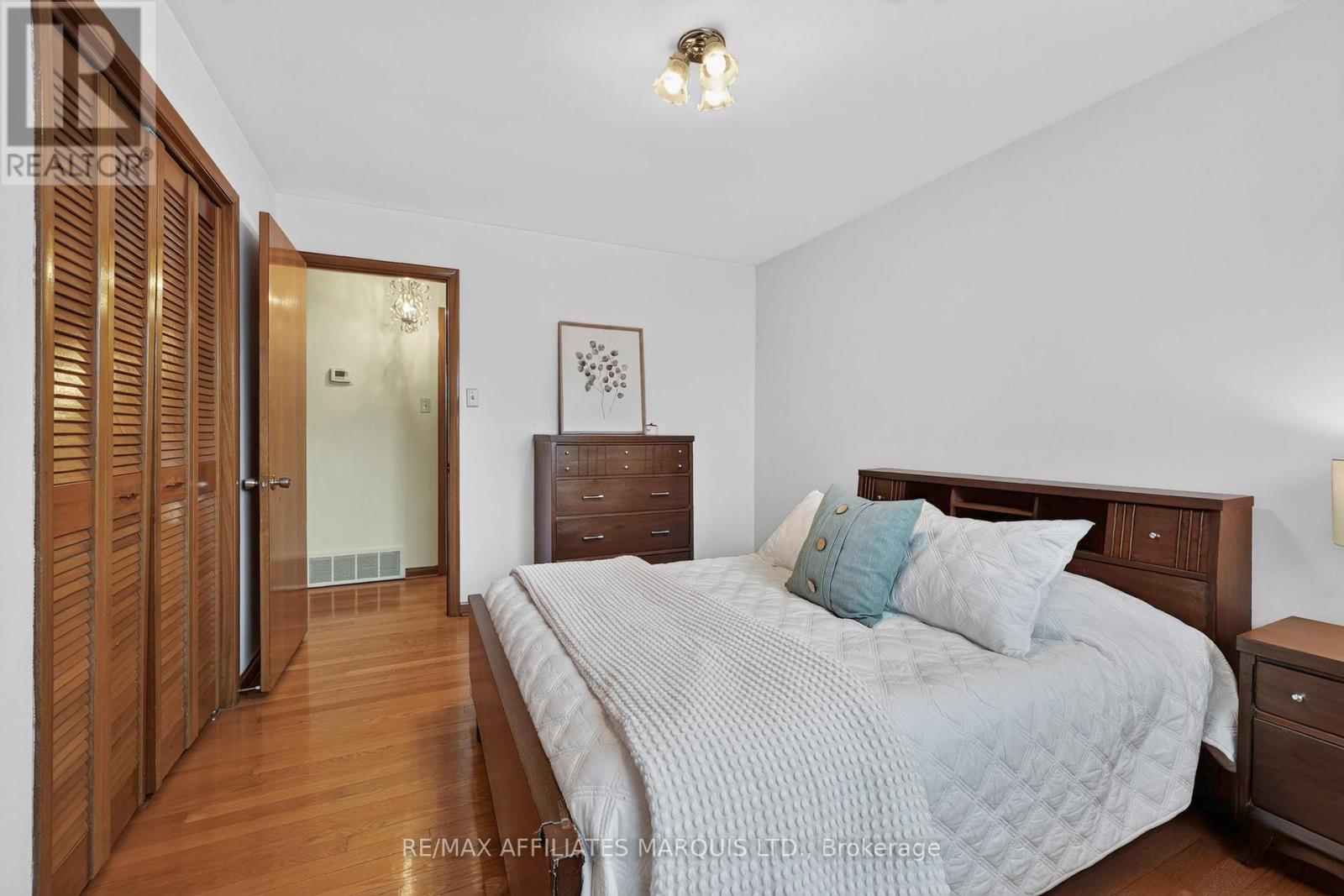 438 BEACH AVENUE - Image 20
